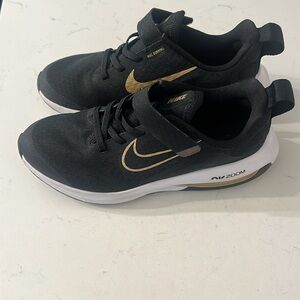 Nike air  zoom Arcadia 2 size 1